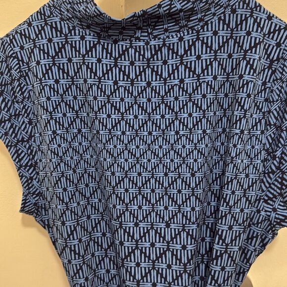 Liz Claiborne Faux Wrap Cap Sleeve Dress in Blue Geometric Pattern. Size Small - Picture 4 of 4